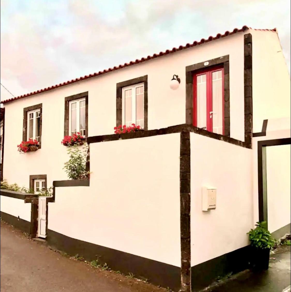 Quinta Pereirinha Farm - Bed & Breakfast - Pico Island, Azores - Private 3 Bedroom Home On A Working Farm W Ocean Views 상호케도피코 외부 사진